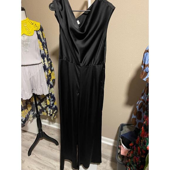WAYF Black Satin Jumpsuit One Shoulder - Picture 4 of 5